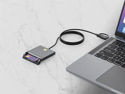 Smart Card Reader with USB-C / USB-A Combo Connector Image 4