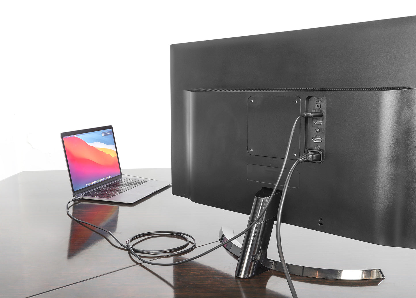 USB-C to HDMI Adapter Cable Image 7