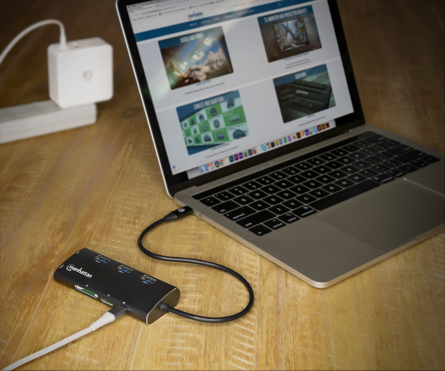 SuperSpeed USB-C Multiport Adapter Image 10