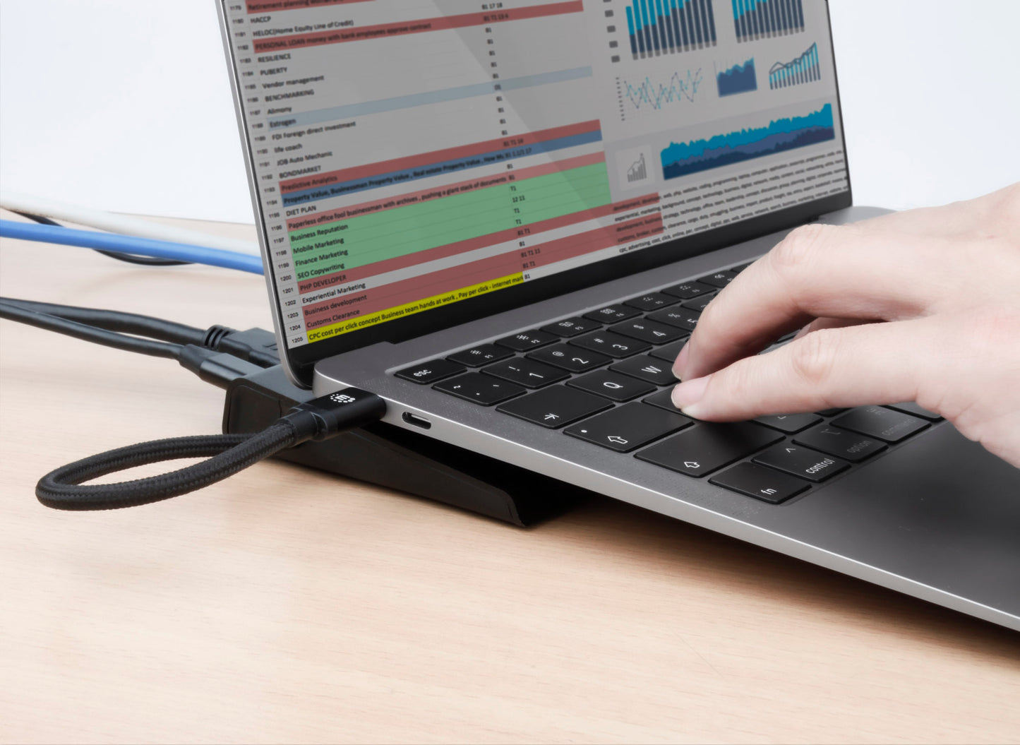 USB-C 11-in-1 Triple-Monitor Docking Station with MST Image 13