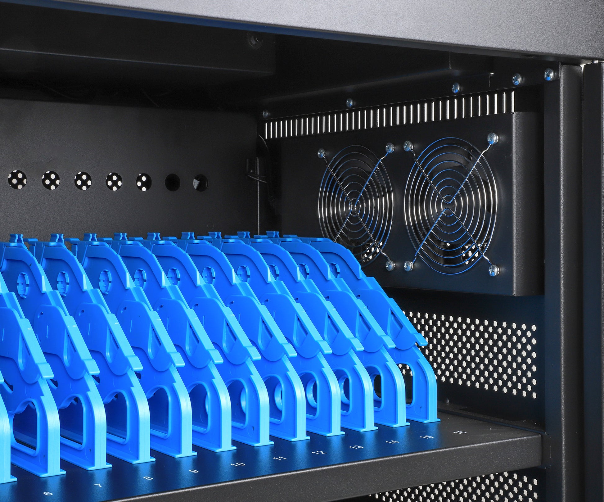 EU 32-Port AC Charging Cart Image 10