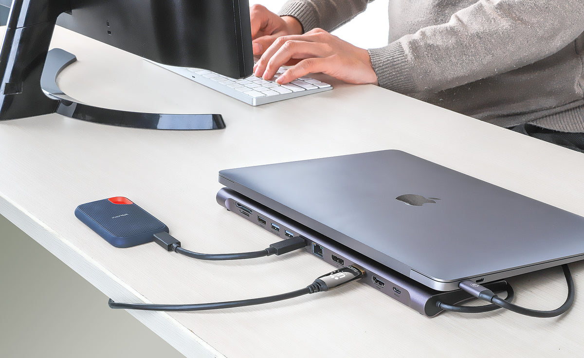 USB-C PD 12-in-1 Triple Monitor 4K Docking Station / Multiport Hub Image 5