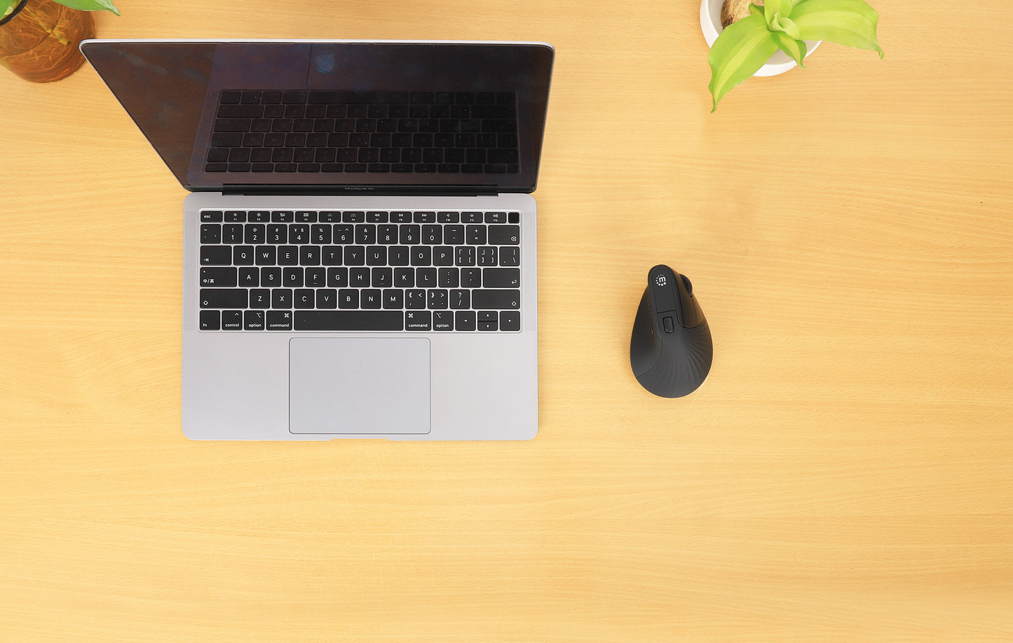 Vertical Ergonomic Wireless USB Mouse Image 3