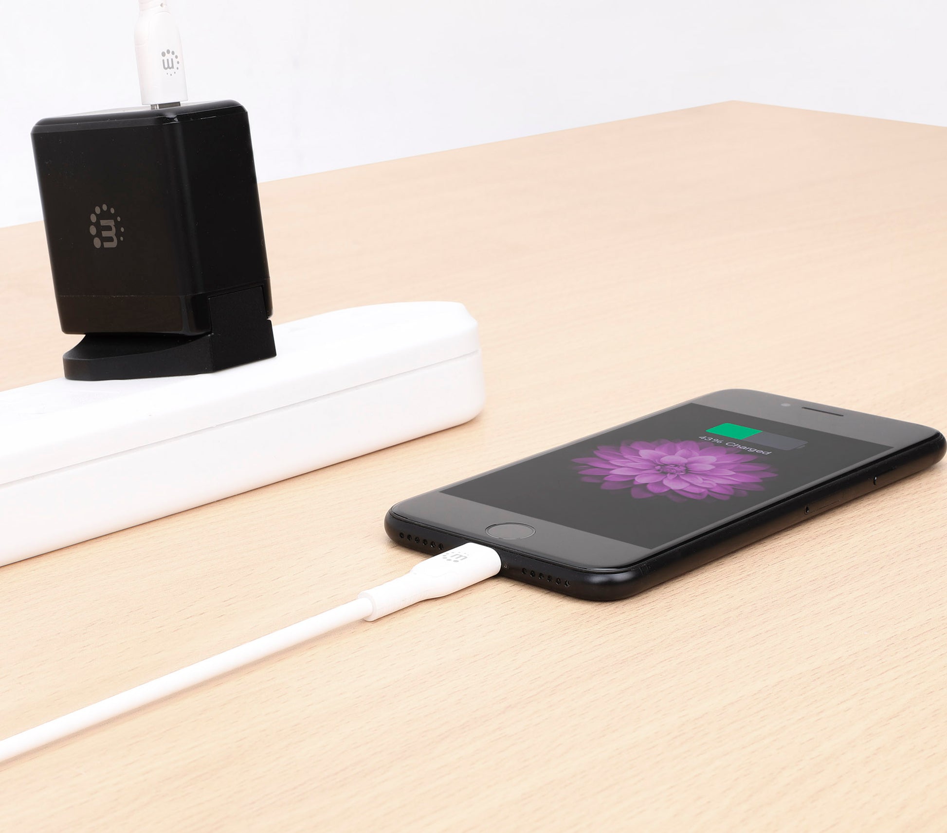 USB-C to Lightning Charge & Sync Cable Image 8