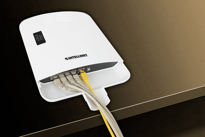 Outdoor PoE-Powered 5-Port Gigabit Switch with PoE Passthrough / 4-Port PoE+ Extender Image 9