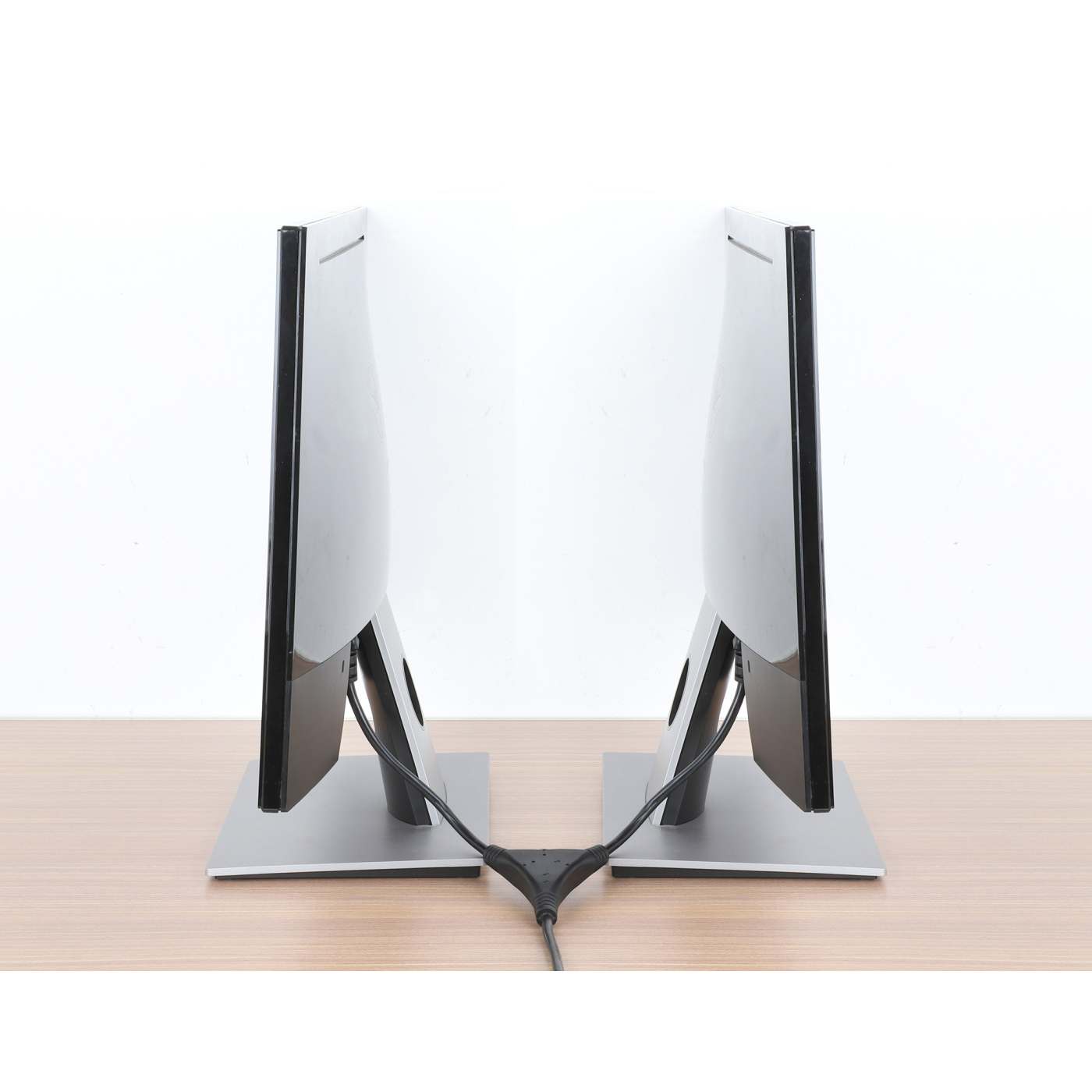 Power Cable Y-Splitter 2 x C13 to C14, 1.8 m Image 5